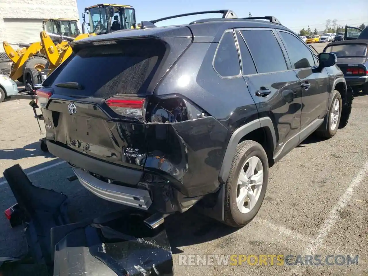 4 Photograph of a damaged car 2T3RWRFV4LW083610 TOYOTA RAV4 2020