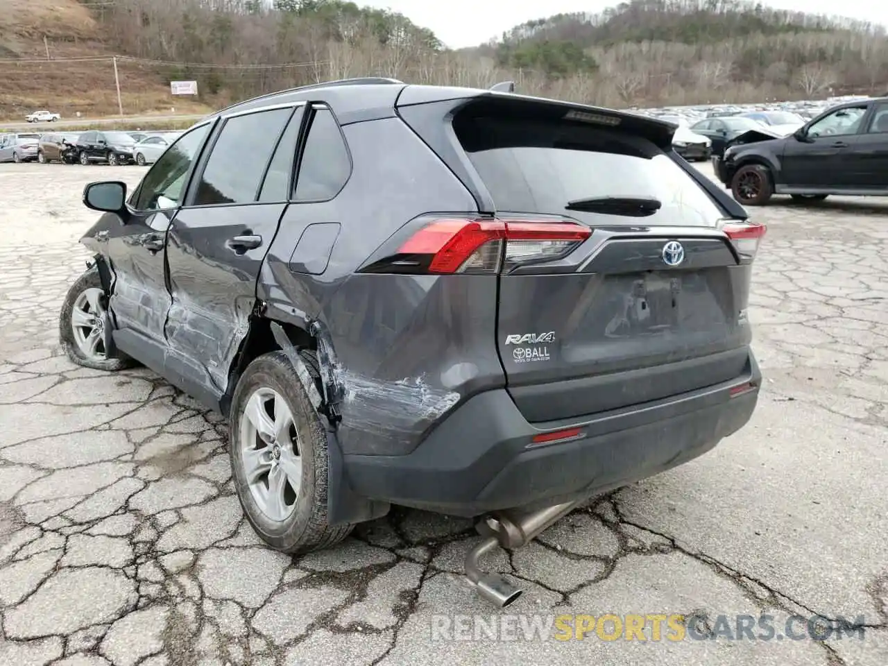 3 Photograph of a damaged car 2T3RWRFV4LW090444 TOYOTA RAV4 2020