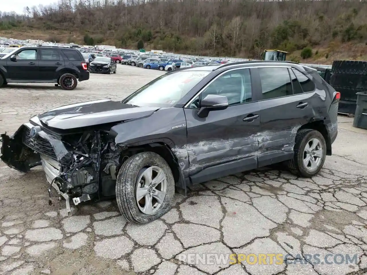 9 Photograph of a damaged car 2T3RWRFV4LW090444 TOYOTA RAV4 2020