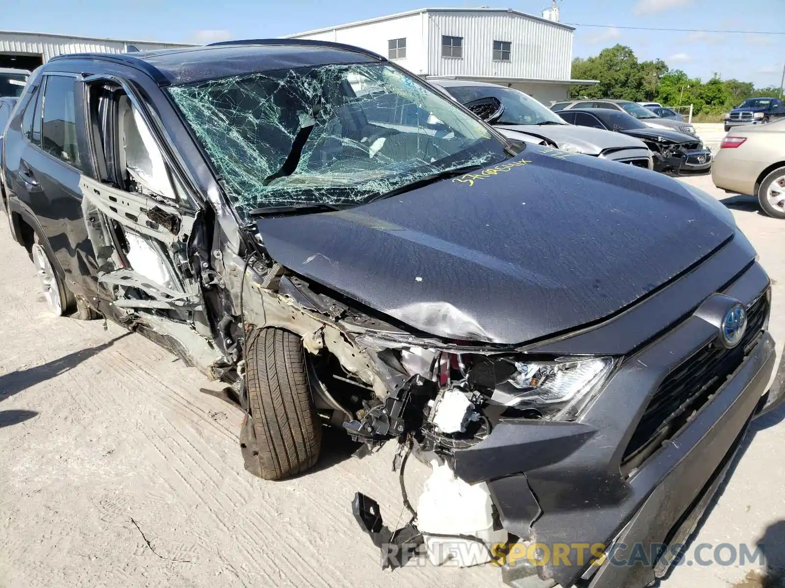 9 Фотография поврежденного автомобиля 2T3RWRFV4LW091383 TOYOTA RAV4 2020
