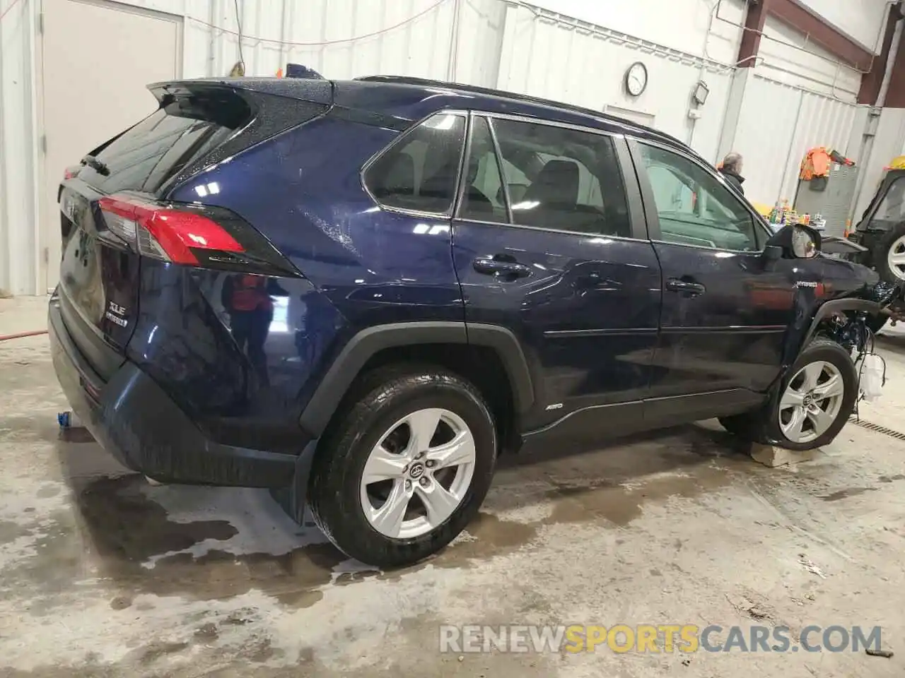 3 Photograph of a damaged car 2T3RWRFV4LW092033 TOYOTA RAV4 2020