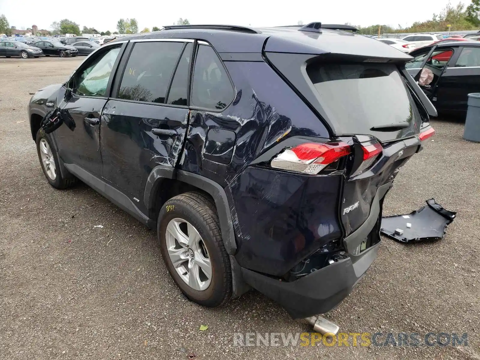 3 Photograph of a damaged car 2T3RWRFV4LW092310 TOYOTA RAV4 2020