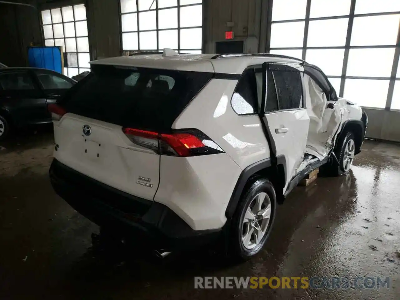 4 Photograph of a damaged car 2T3RWRFV4LW093943 TOYOTA RAV4 2020