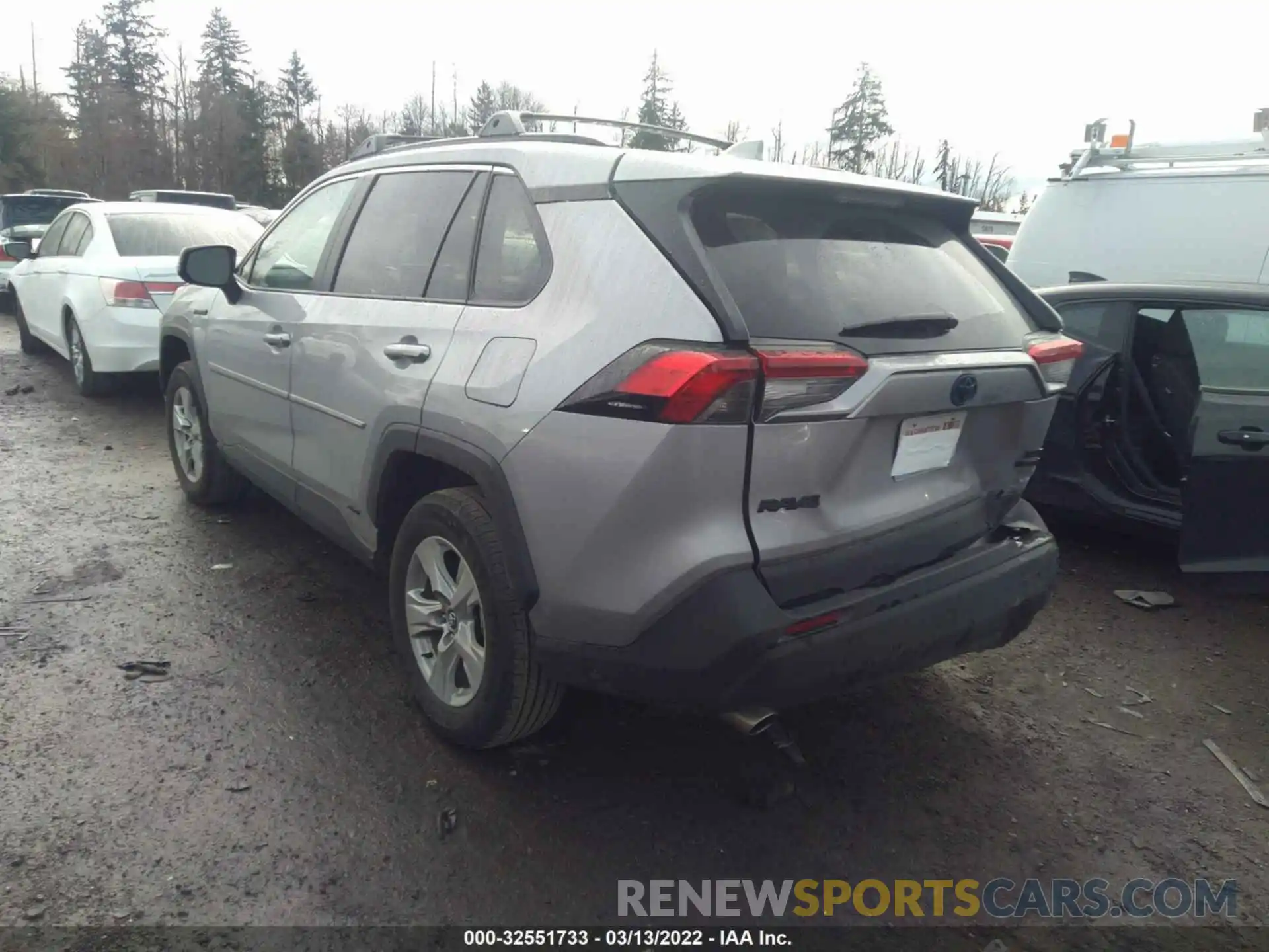 3 Photograph of a damaged car 2T3RWRFV4LW096485 TOYOTA RAV4 2020