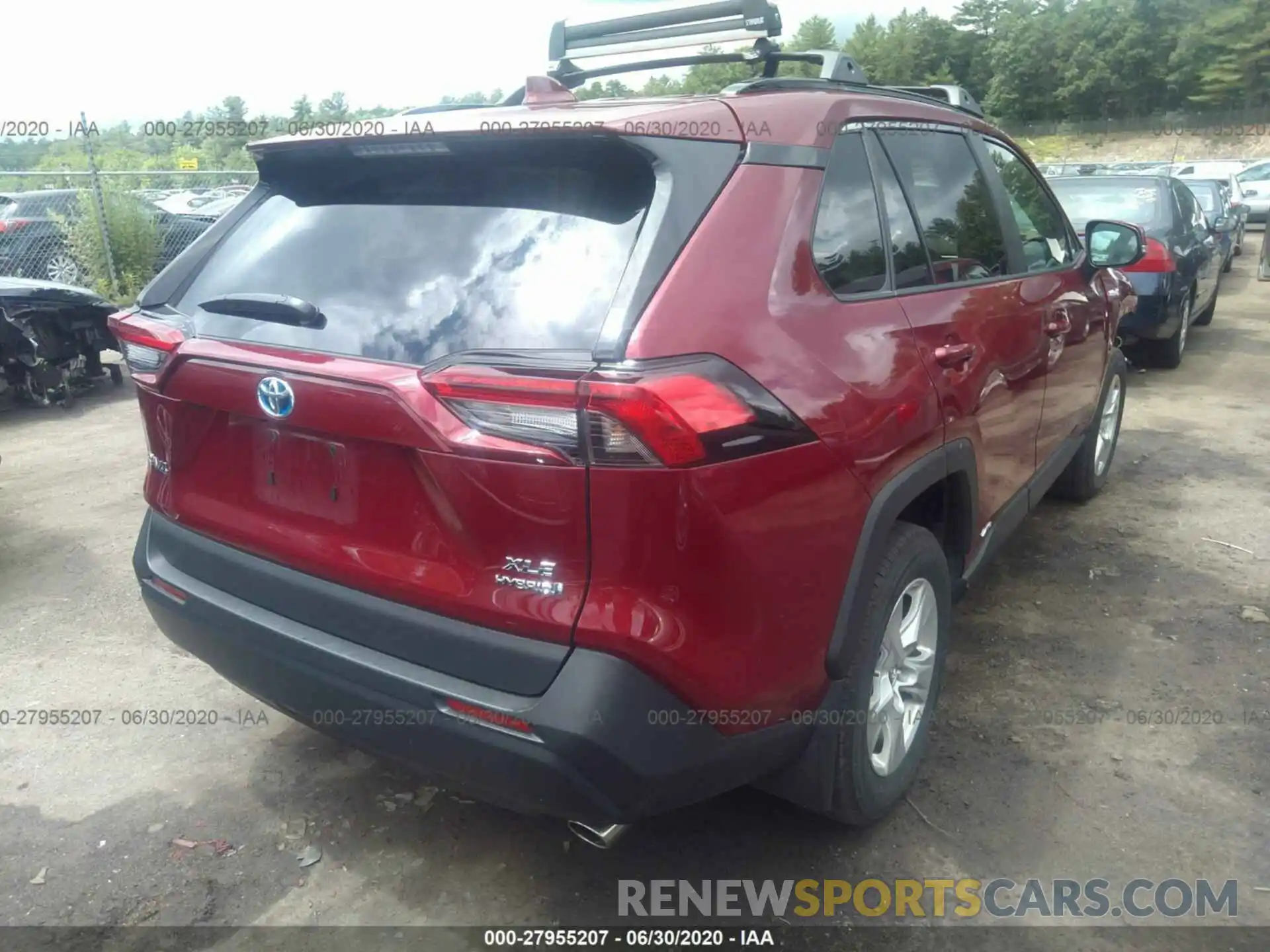 4 Photograph of a damaged car 2T3RWRFV5LW049823 TOYOTA RAV4 2020