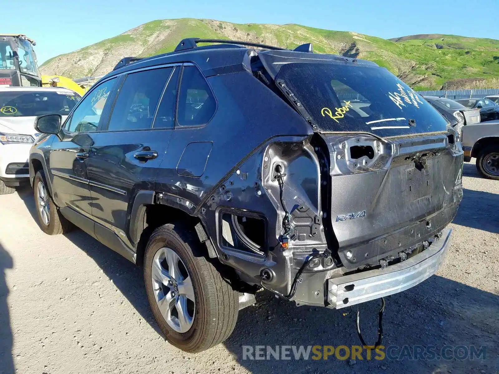 3 Photograph of a damaged car 2T3RWRFV5LW054570 TOYOTA RAV4 2020