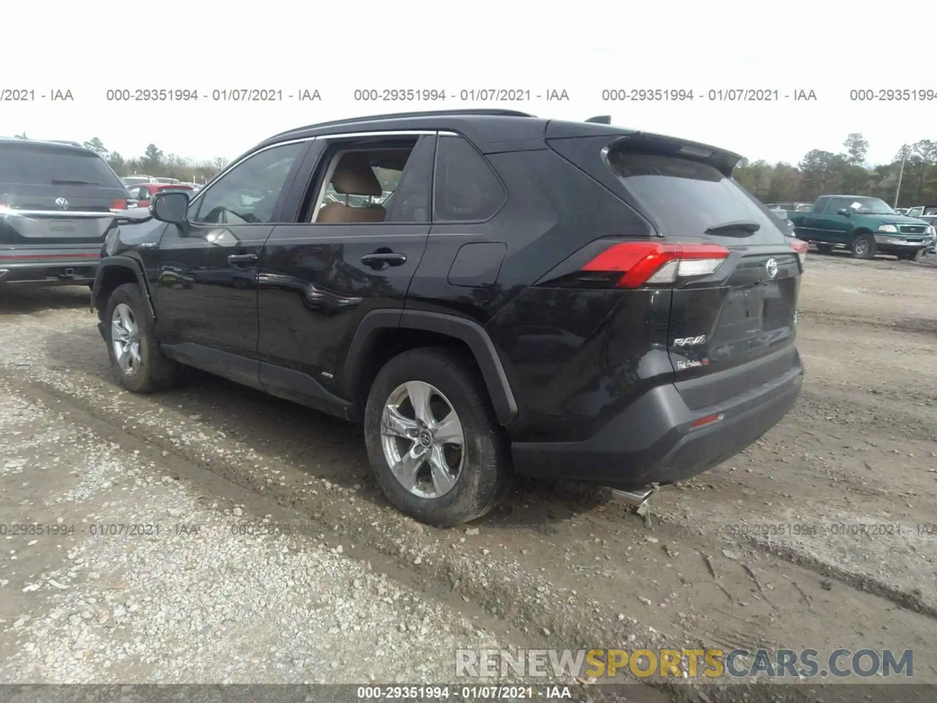 3 Фотография поврежденного автомобиля 2T3RWRFV5LW065939 TOYOTA RAV4 2020