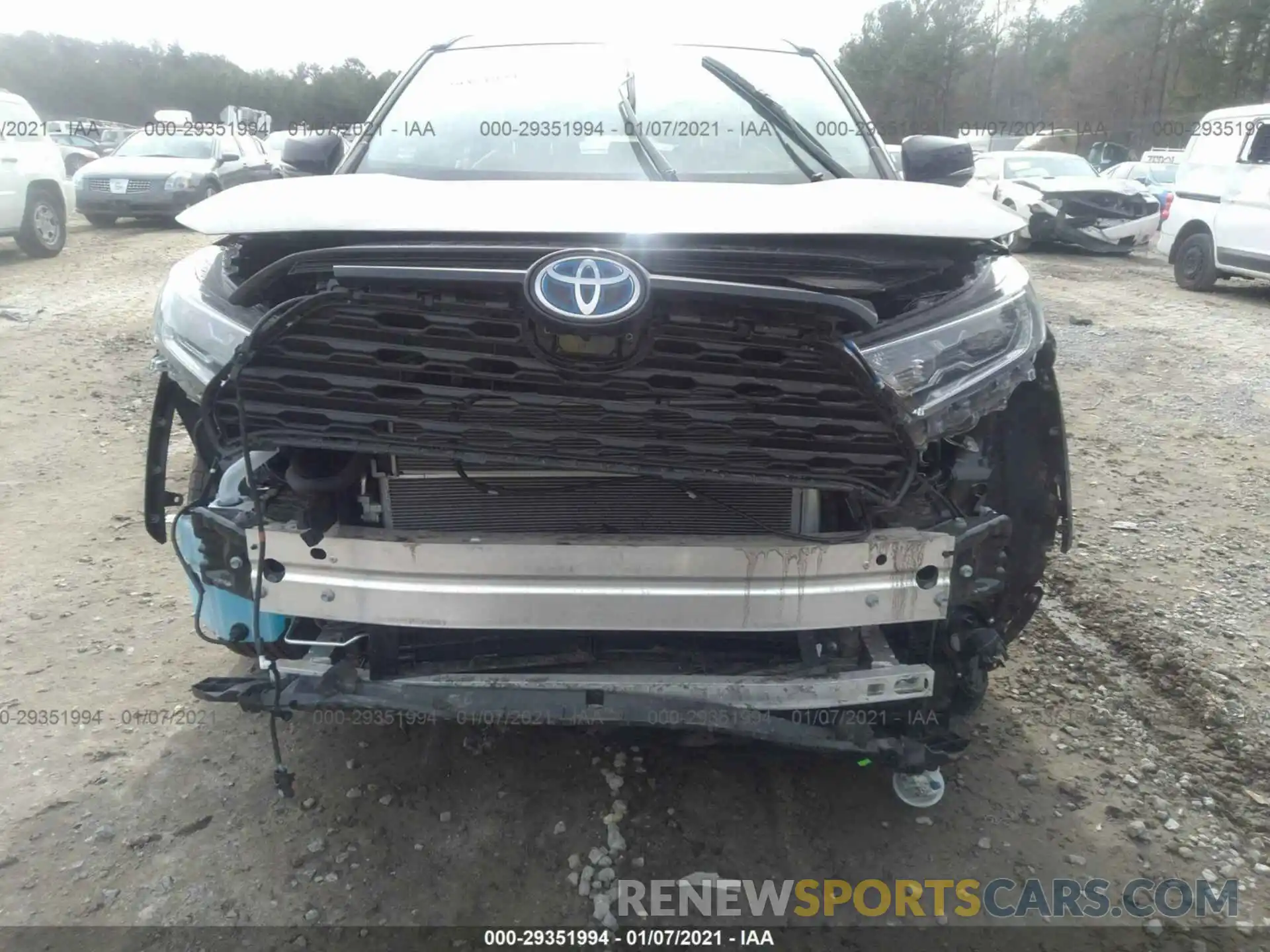 6 Photograph of a damaged car 2T3RWRFV5LW065939 TOYOTA RAV4 2020