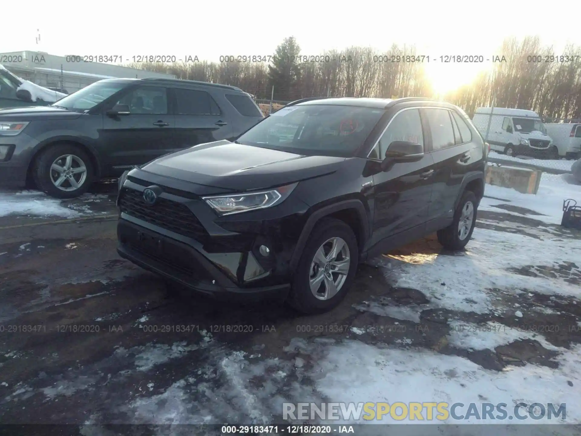 2 Фотография поврежденного автомобиля 2T3RWRFV5LW069182 TOYOTA RAV4 2020