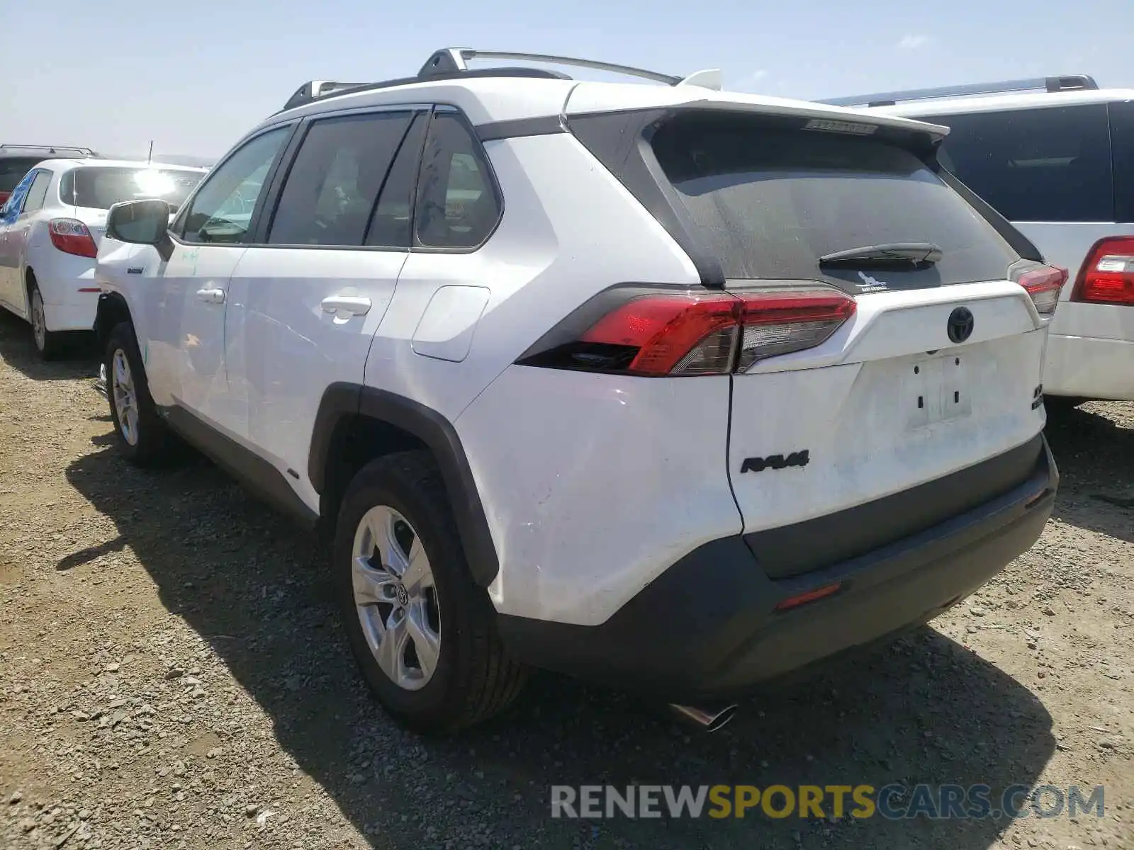 3 Photograph of a damaged car 2T3RWRFV5LW071384 TOYOTA RAV4 2020