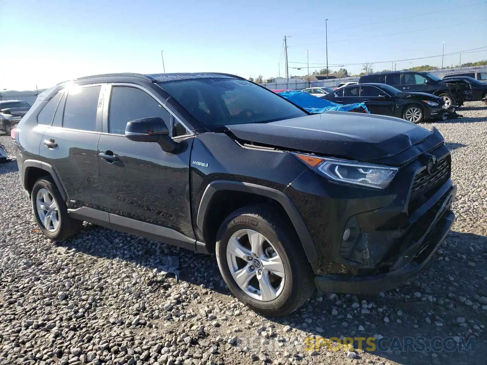 1 Photograph of a damaged car 2T3RWRFV5LW077699 TOYOTA RAV4 2020