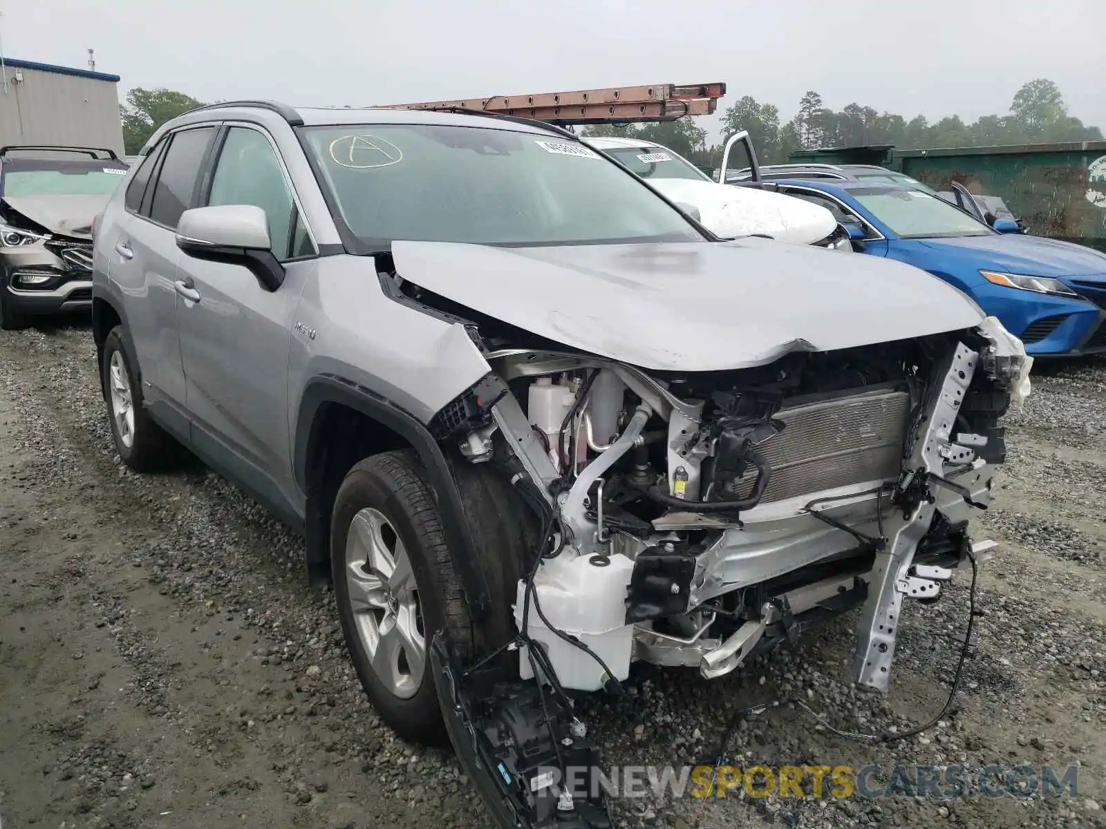 1 Photograph of a damaged car 2T3RWRFV5LW080215 TOYOTA RAV4 2020