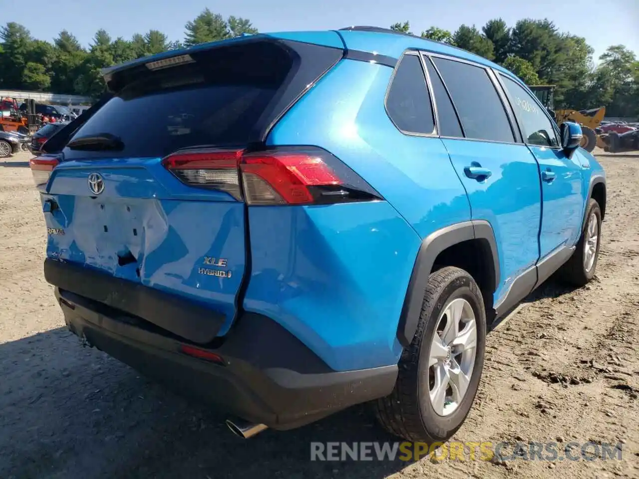 4 Photograph of a damaged car 2T3RWRFV5LW080652 TOYOTA RAV4 2020