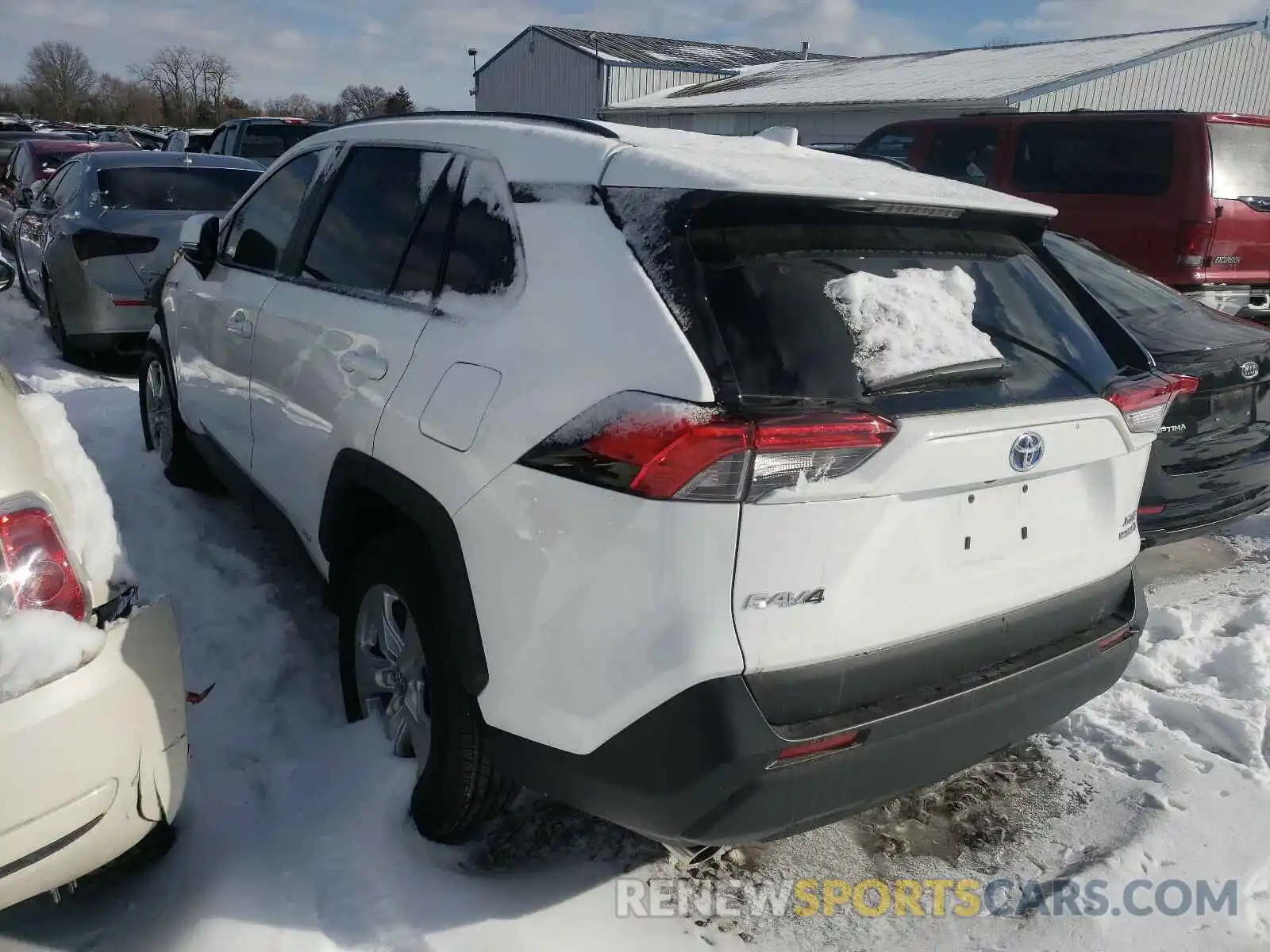 3 Photograph of a damaged car 2T3RWRFV5LW081719 TOYOTA RAV4 2020