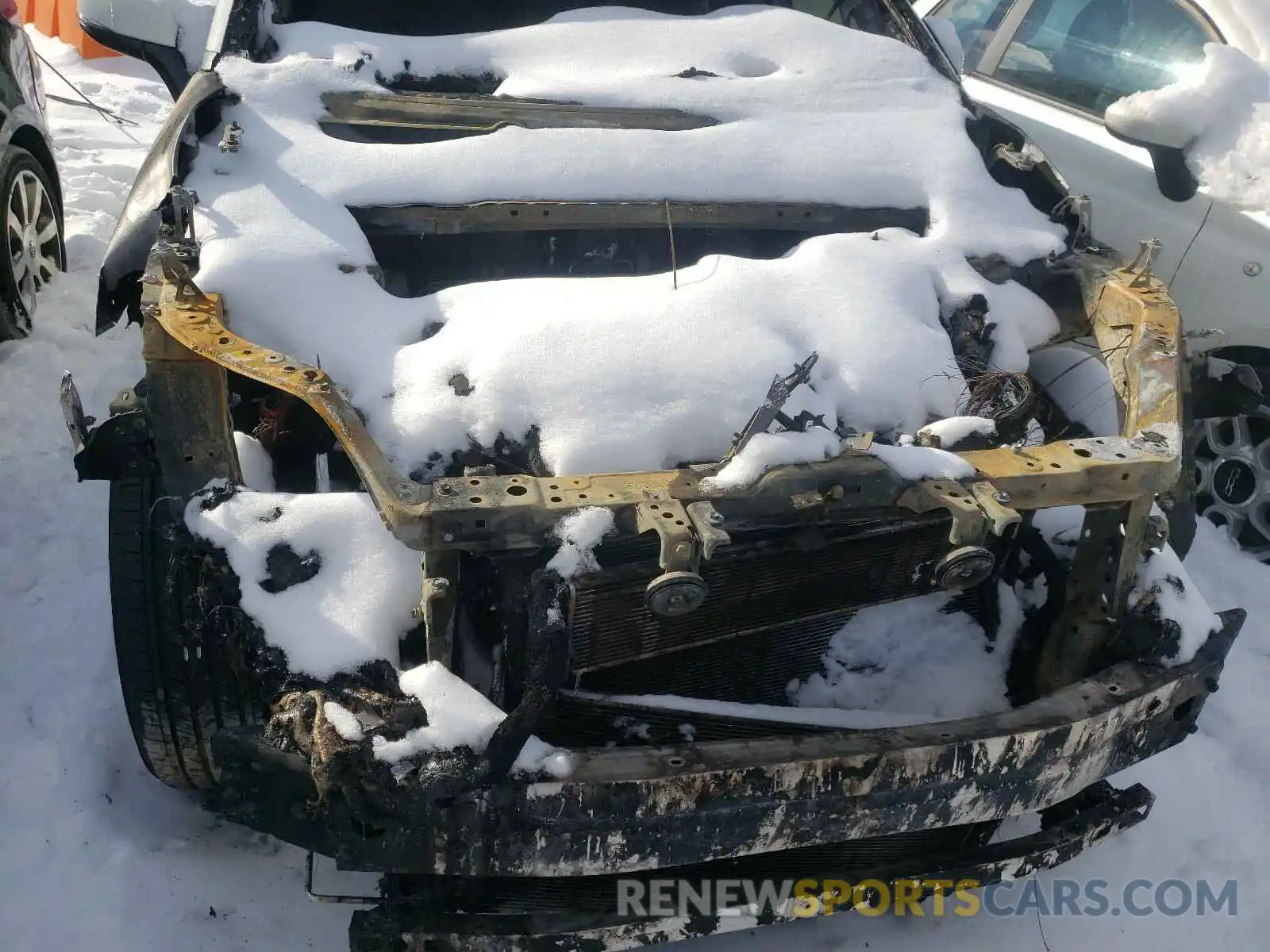 9 Photograph of a damaged car 2T3RWRFV5LW081719 TOYOTA RAV4 2020