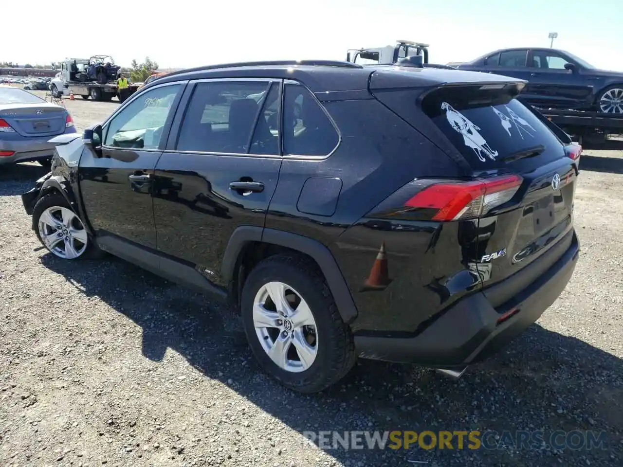 3 Photograph of a damaged car 2T3RWRFV5LW082210 TOYOTA RAV4 2020