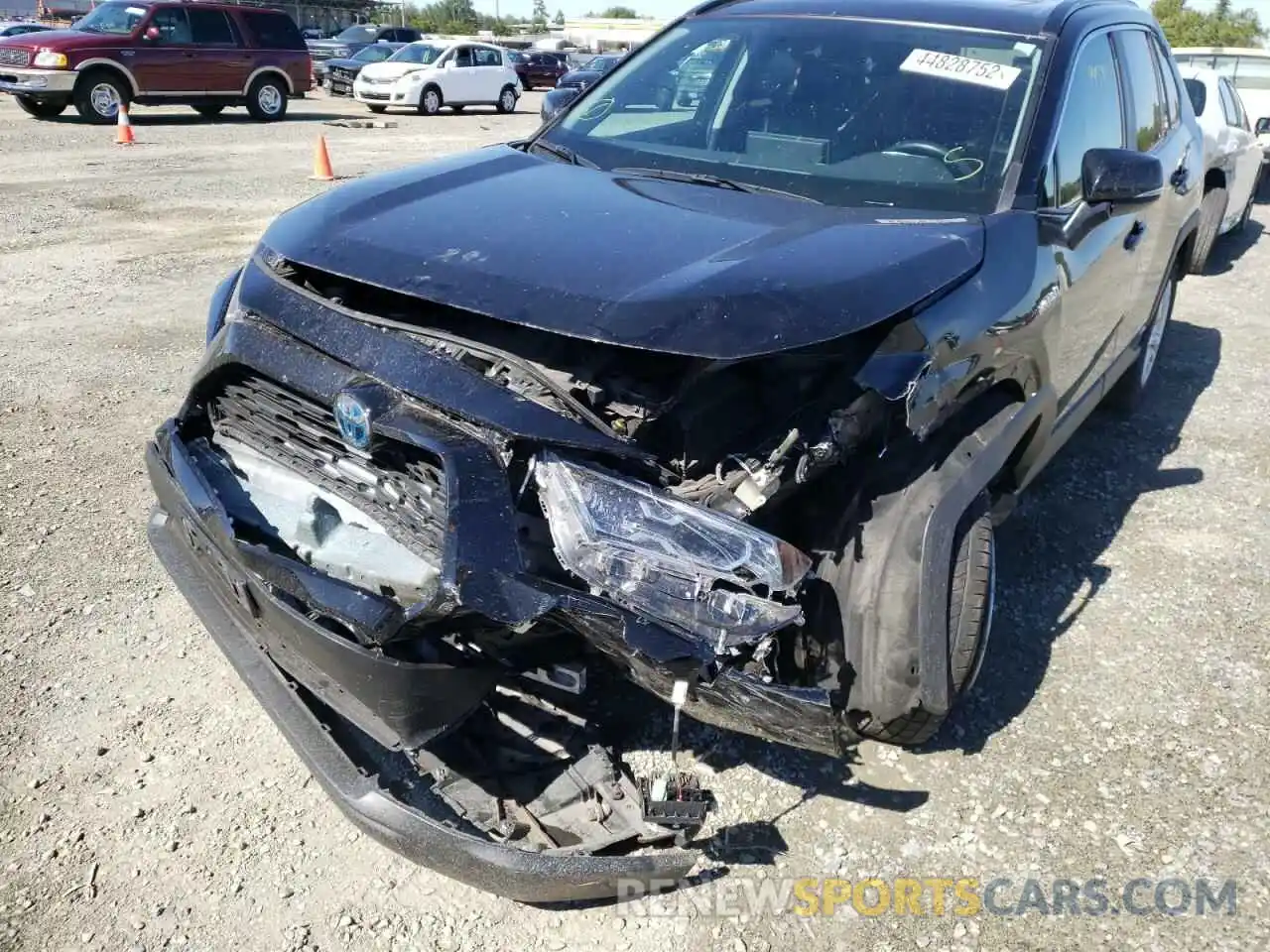 9 Photograph of a damaged car 2T3RWRFV5LW082210 TOYOTA RAV4 2020