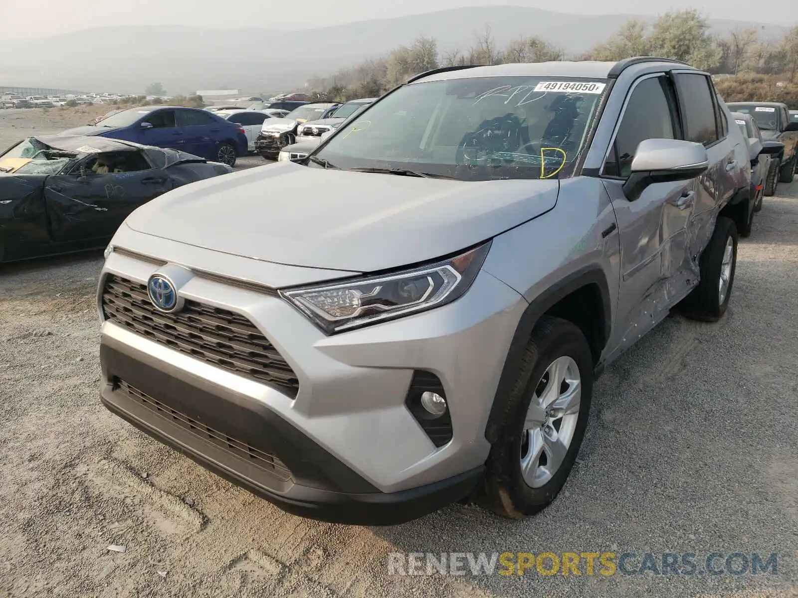 2 Photograph of a damaged car 2T3RWRFV5LW082577 TOYOTA RAV4 2020