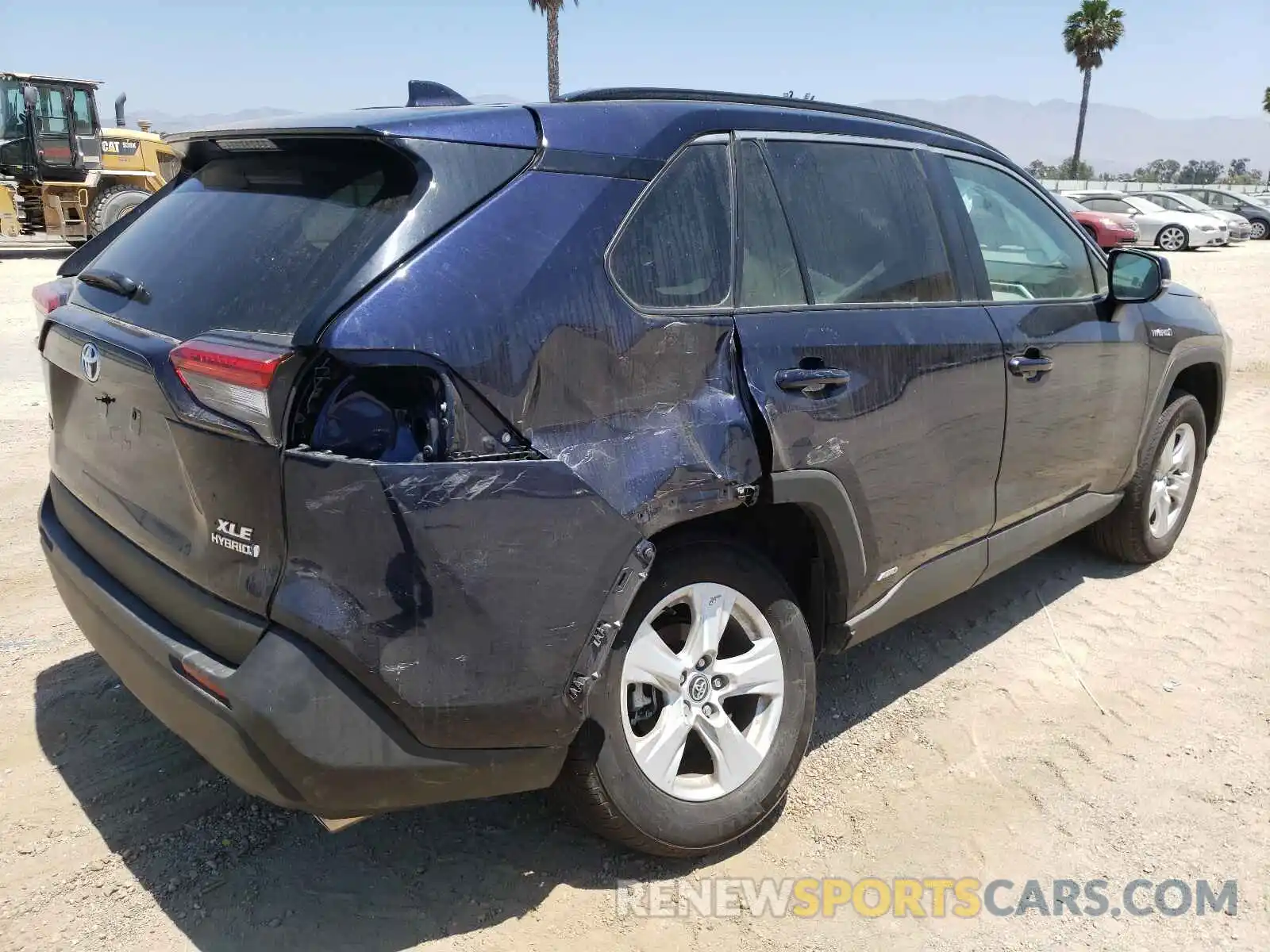 4 Photograph of a damaged car 2T3RWRFV5LW085222 TOYOTA RAV4 2020