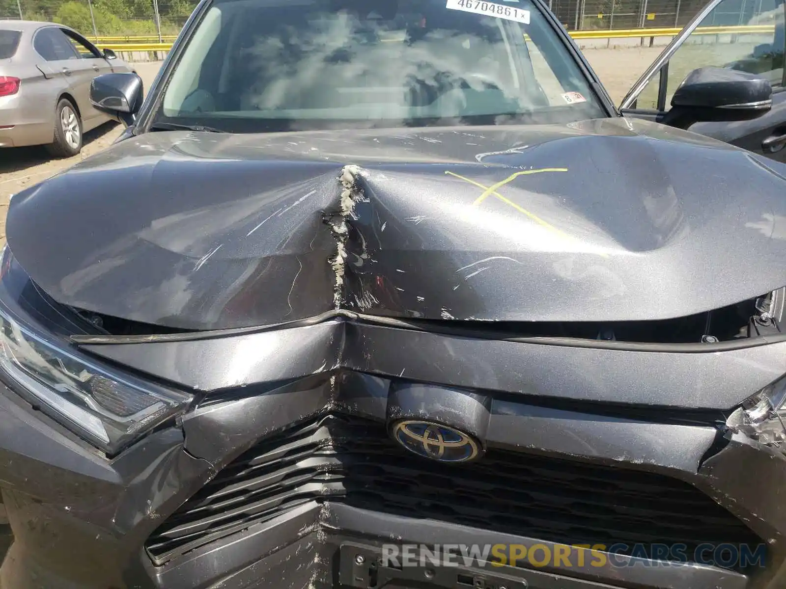 7 Photograph of a damaged car 2T3RWRFV5LW092252 TOYOTA RAV4 2020