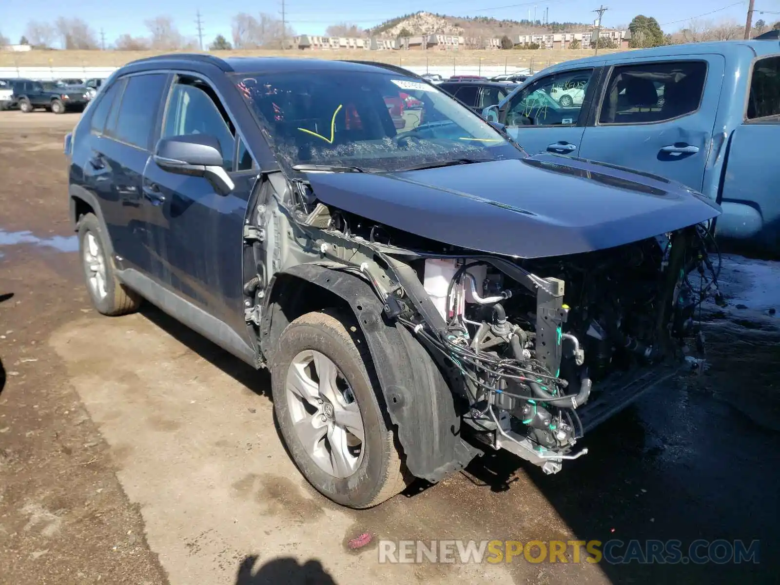 1 Photograph of a damaged car 2T3RWRFV5LW099976 TOYOTA RAV4 2020