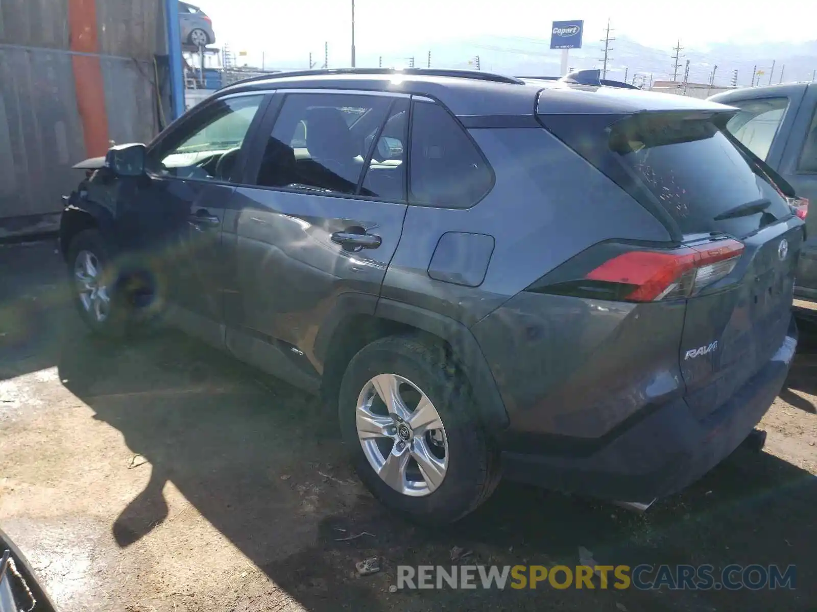 3 Photograph of a damaged car 2T3RWRFV5LW099976 TOYOTA RAV4 2020