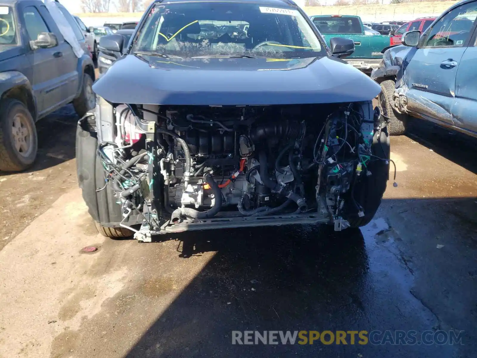 9 Photograph of a damaged car 2T3RWRFV5LW099976 TOYOTA RAV4 2020