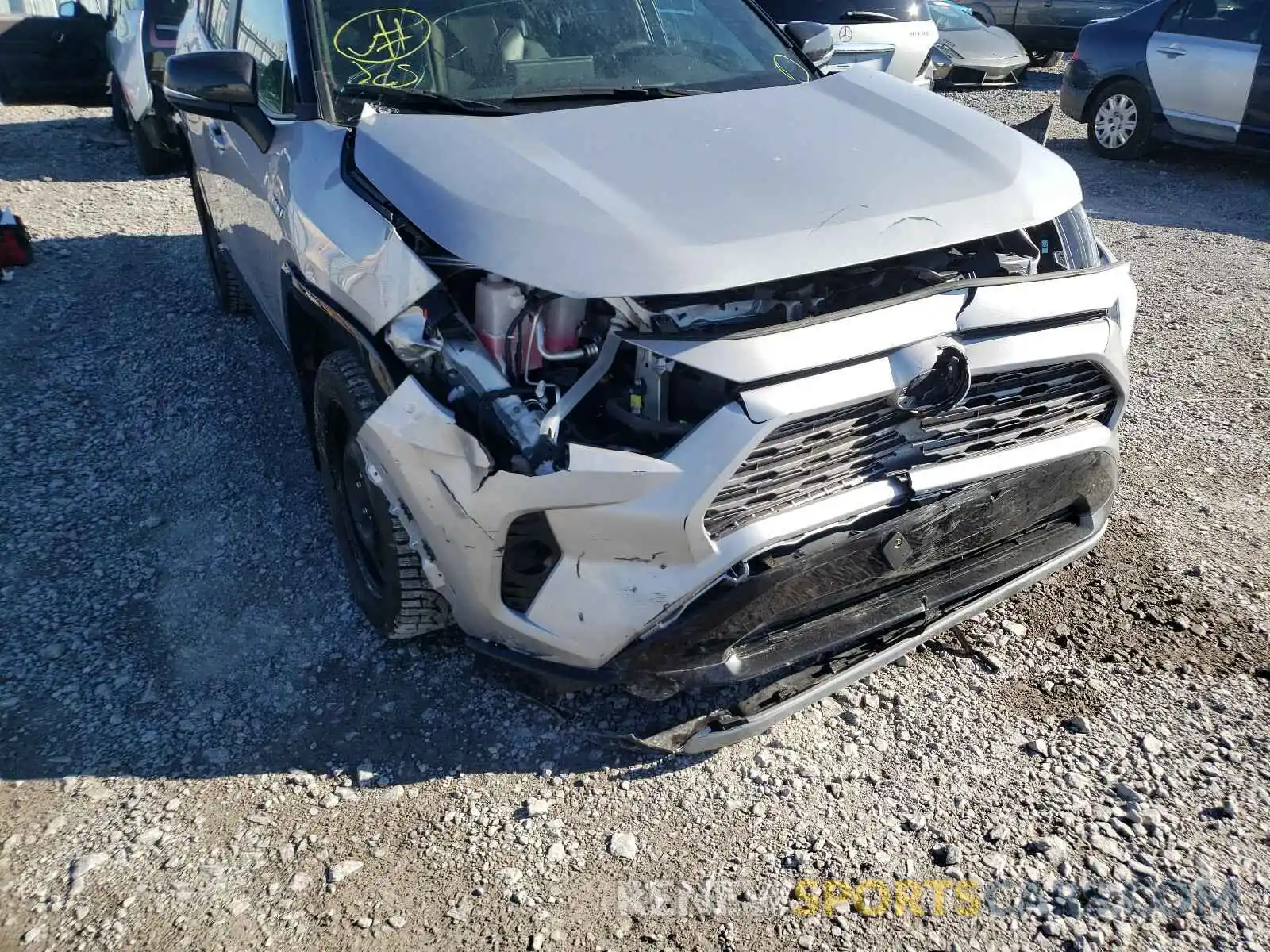 9 Photograph of a damaged car 2T3RWRFV6LW048356 TOYOTA RAV4 2020