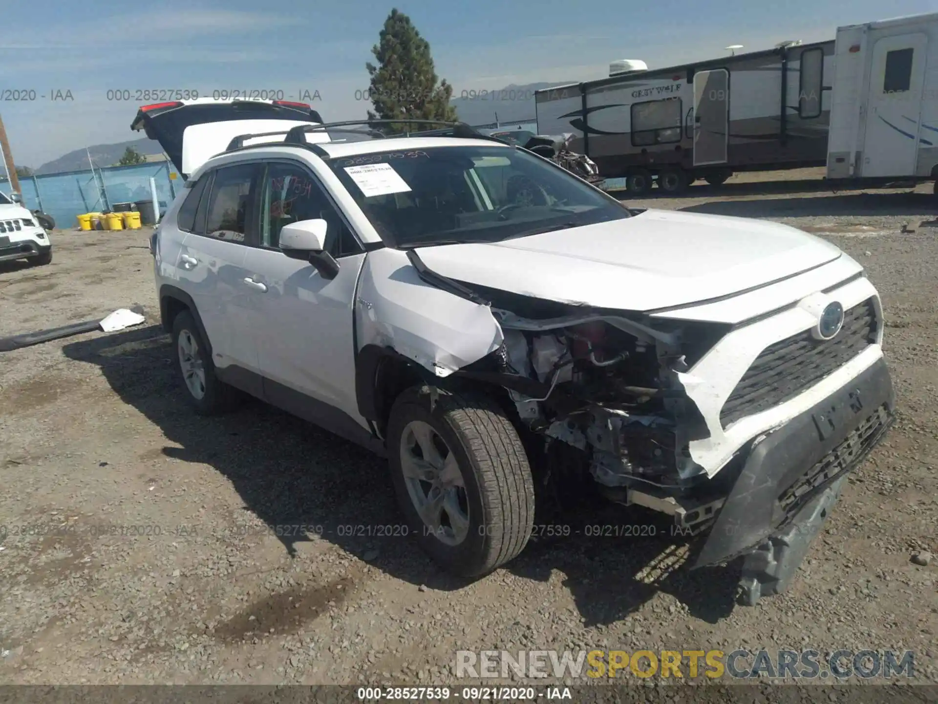 1 Photograph of a damaged car 2T3RWRFV6LW053279 TOYOTA RAV4 2020