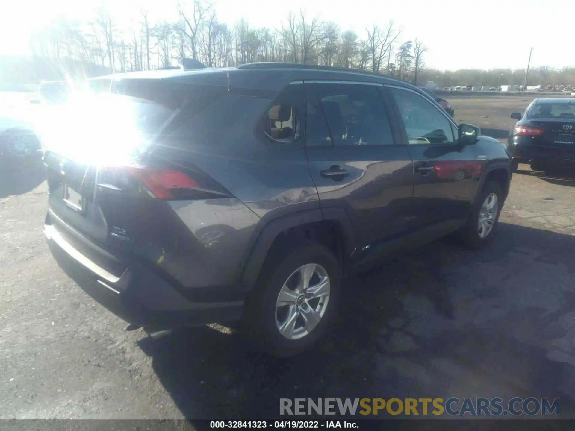 4 Photograph of a damaged car 2T3RWRFV6LW053962 TOYOTA RAV4 2020