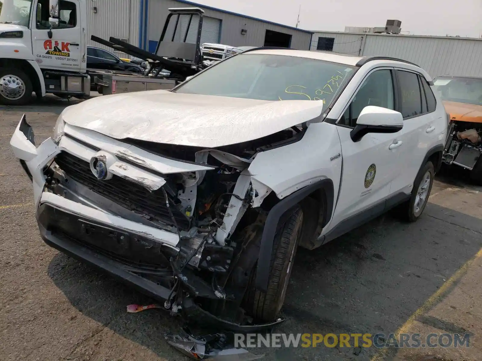 2 Photograph of a damaged car 2T3RWRFV6LW054965 TOYOTA RAV4 2020