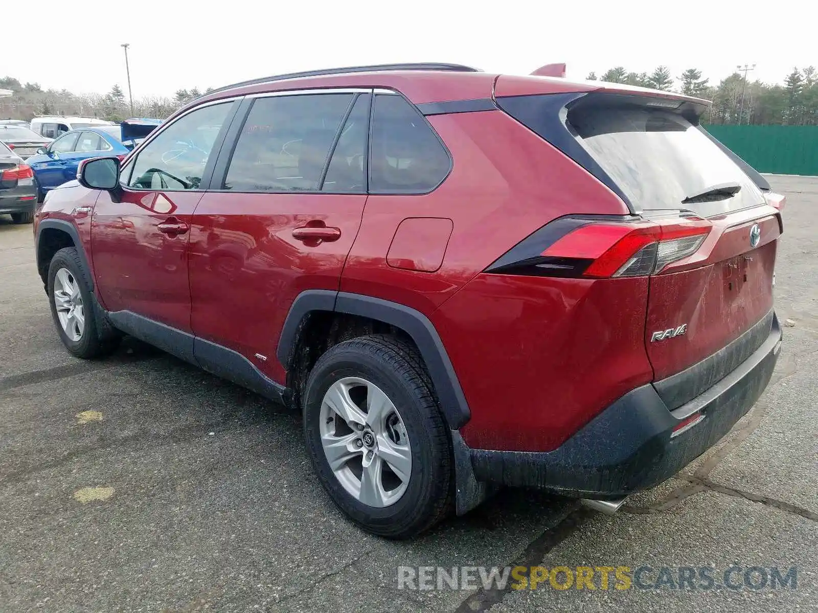 3 Photograph of a damaged car 2T3RWRFV6LW056571 TOYOTA RAV4 2020