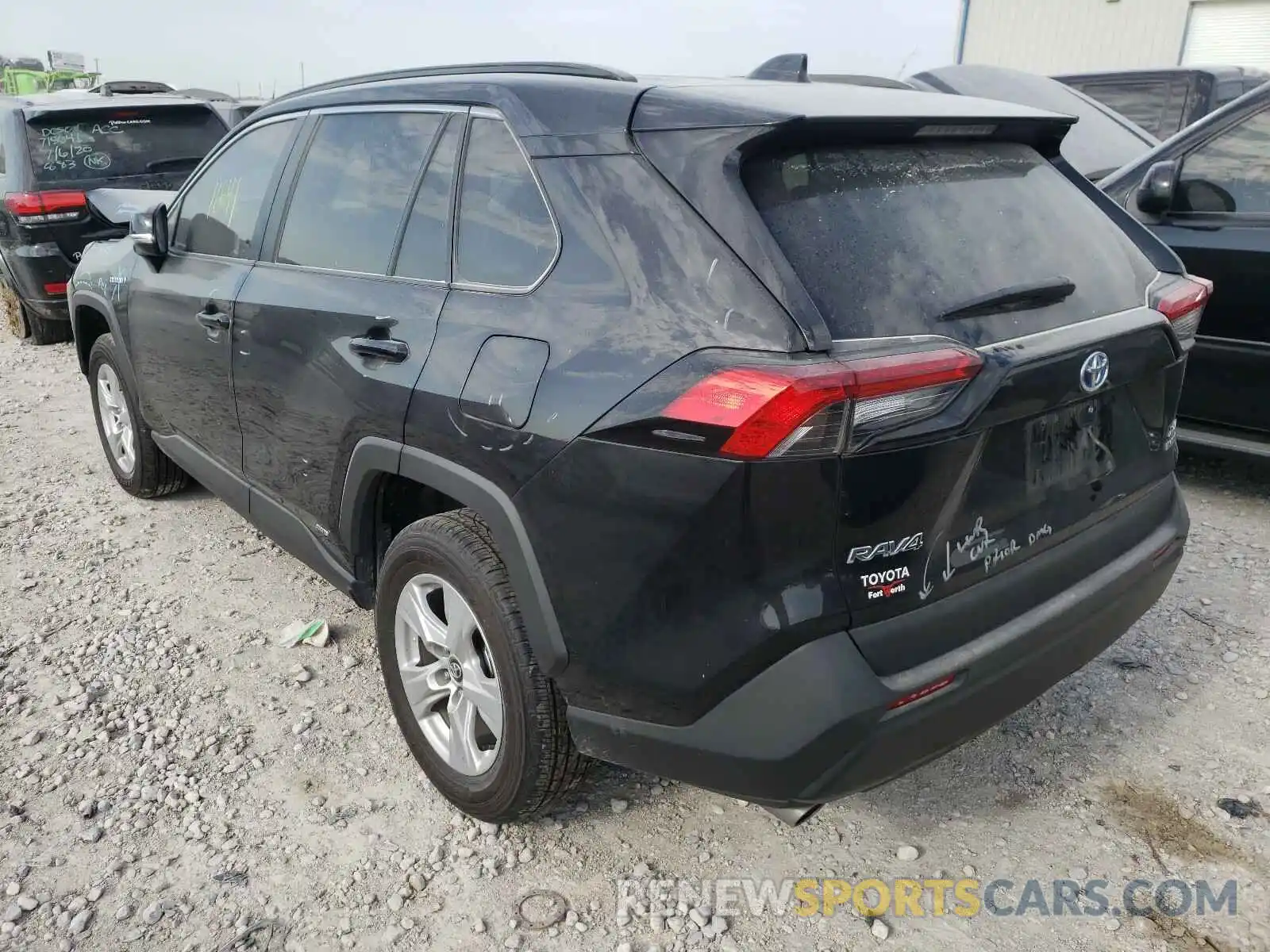 3 Фотография поврежденного автомобиля 2T3RWRFV6LW057378 TOYOTA RAV4 2020