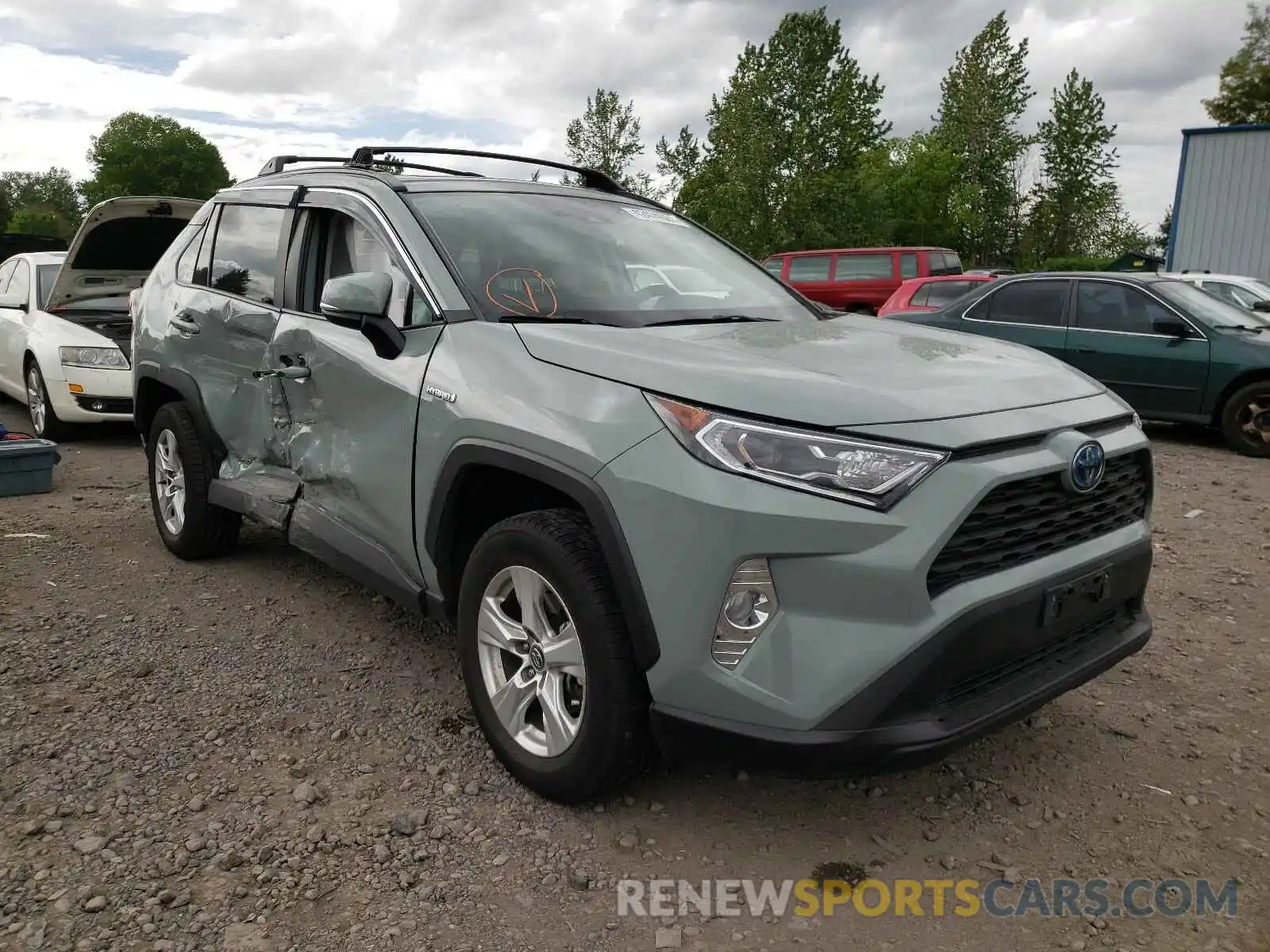 1 Photograph of a damaged car 2T3RWRFV6LW058451 TOYOTA RAV4 2020