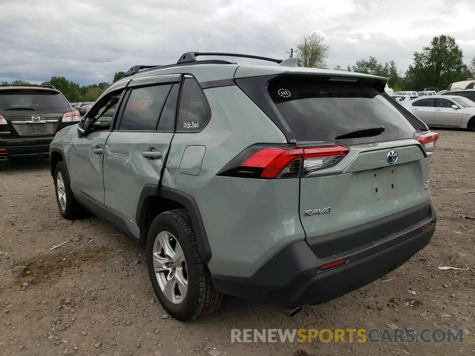 3 Photograph of a damaged car 2T3RWRFV6LW058451 TOYOTA RAV4 2020