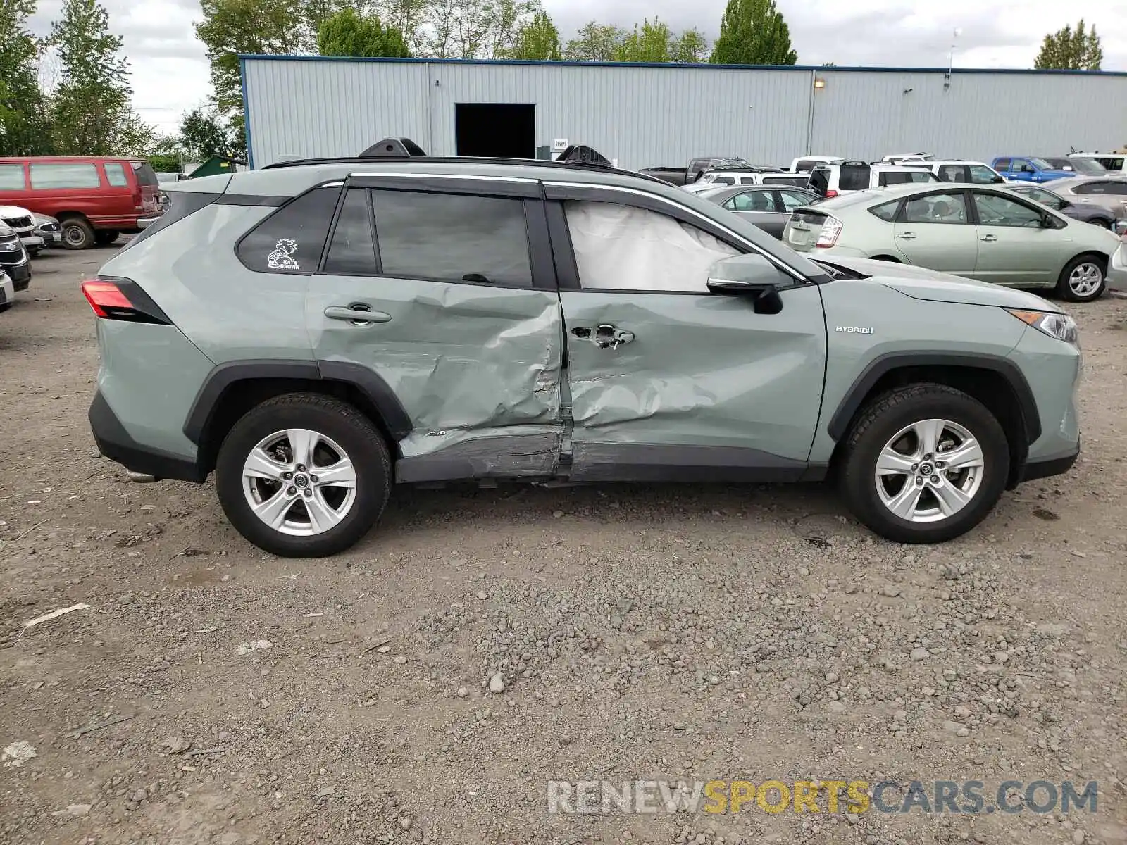 9 Photograph of a damaged car 2T3RWRFV6LW058451 TOYOTA RAV4 2020