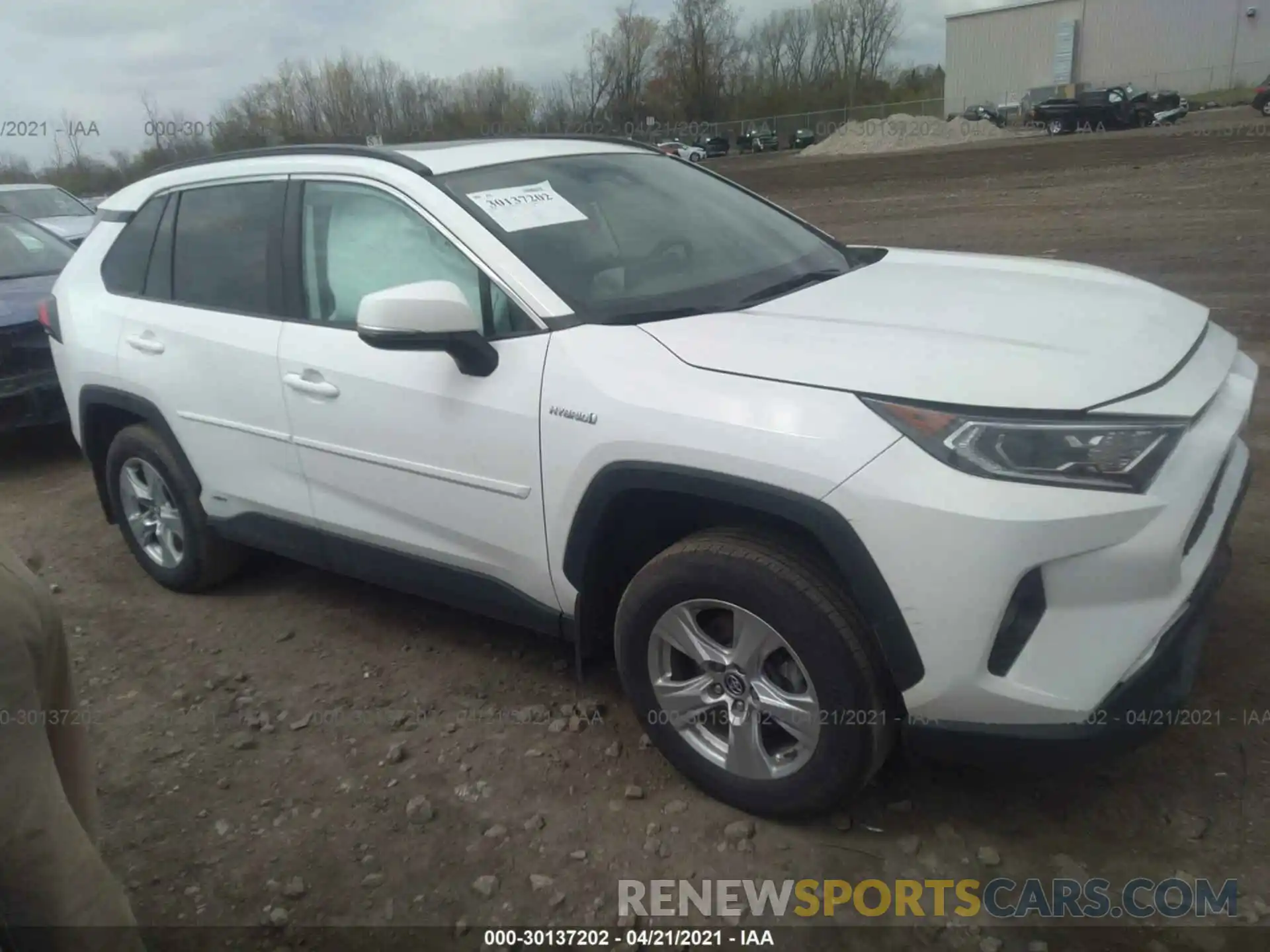 1 Photograph of a damaged car 2T3RWRFV6LW073841 TOYOTA RAV4 2020