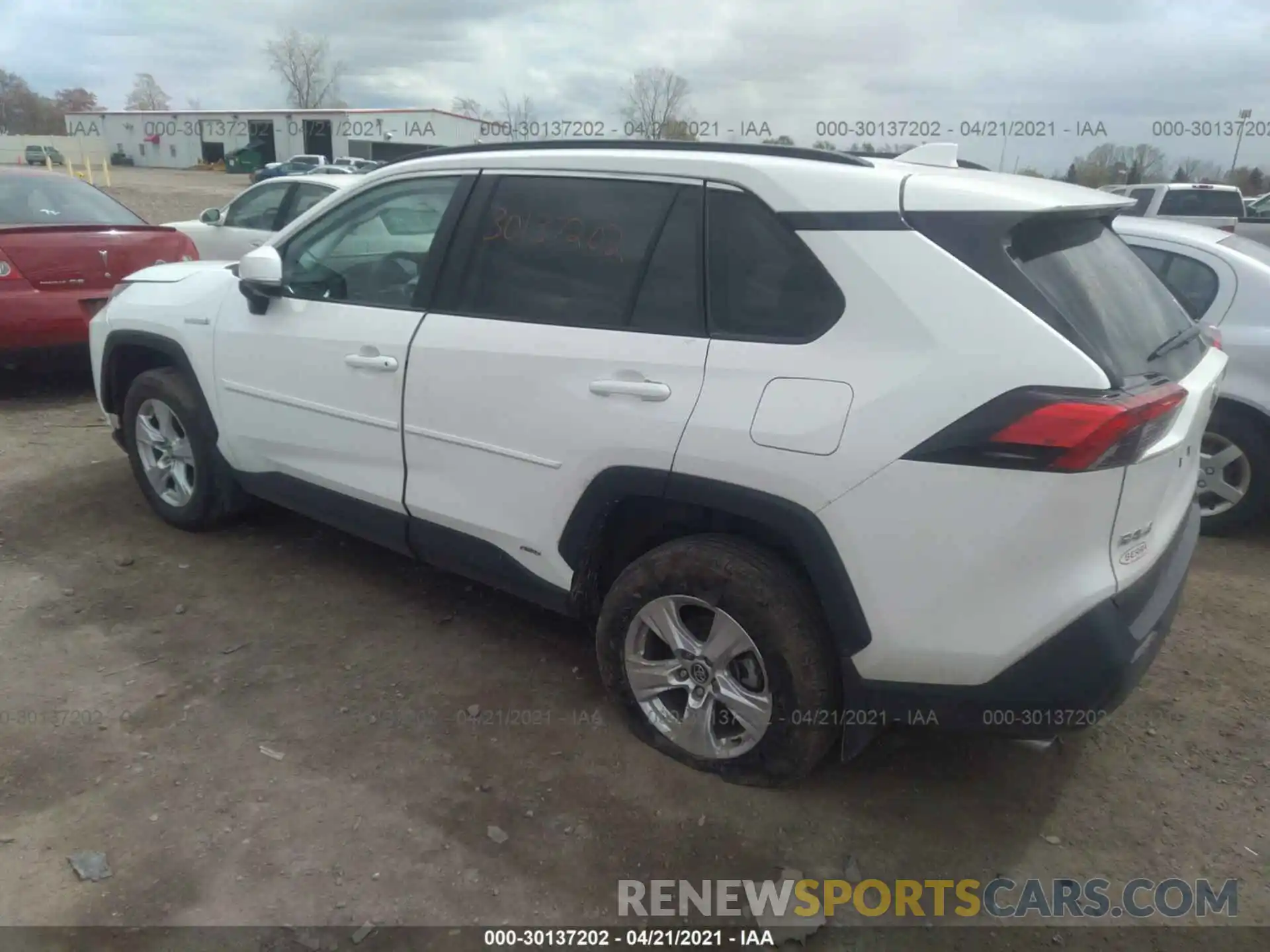 3 Фотография поврежденного автомобиля 2T3RWRFV6LW073841 TOYOTA RAV4 2020