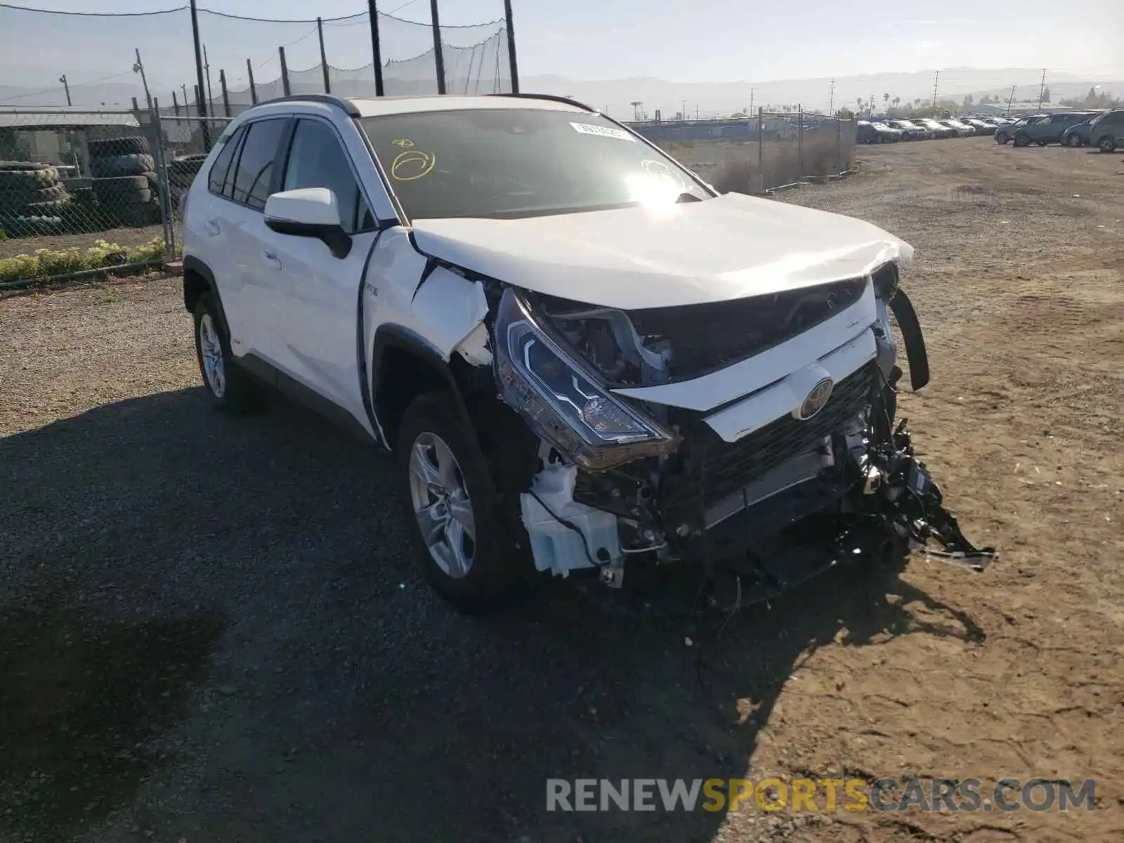 1 Photograph of a damaged car 2T3RWRFV6LW074214 TOYOTA RAV4 2020