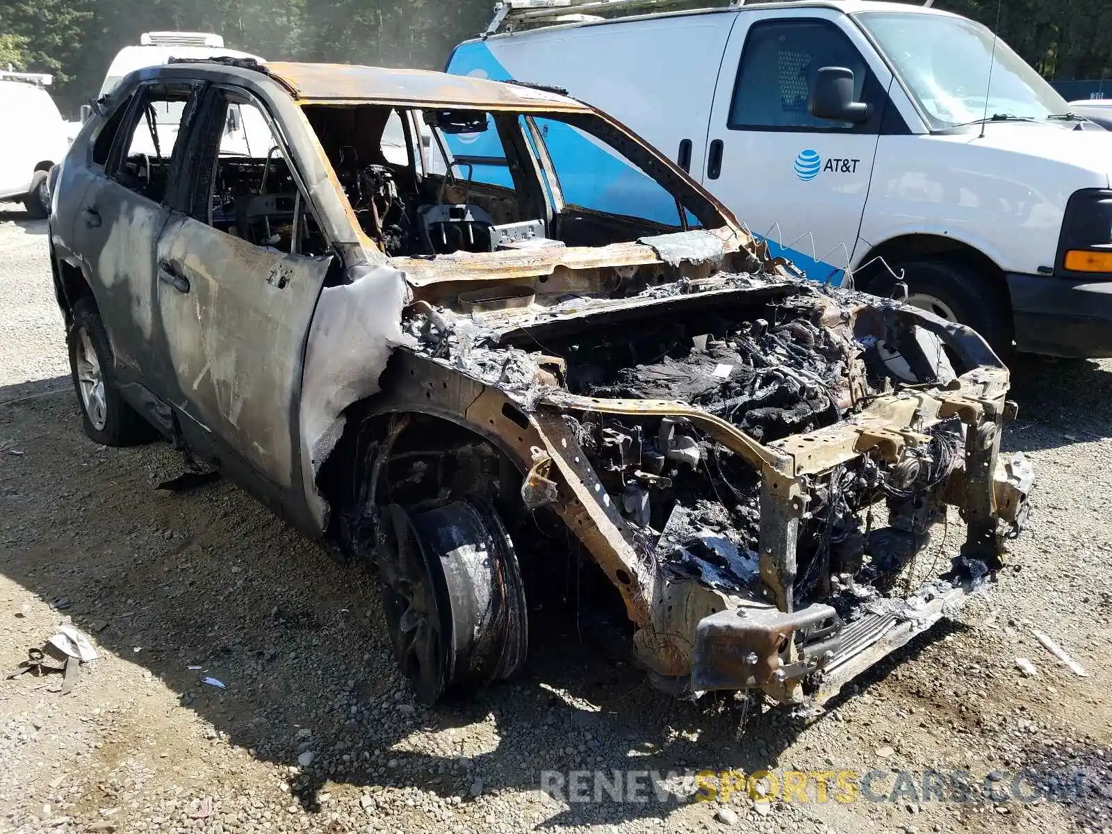 1 Photograph of a damaged car 2T3RWRFV6LW074410 TOYOTA RAV4 2020