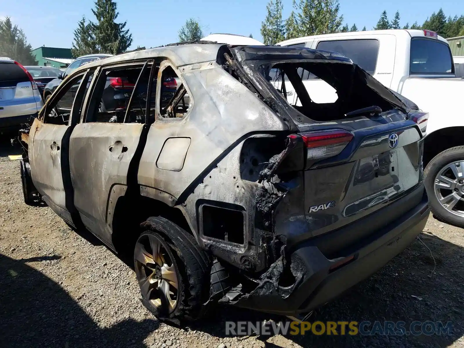 3 Photograph of a damaged car 2T3RWRFV6LW074410 TOYOTA RAV4 2020