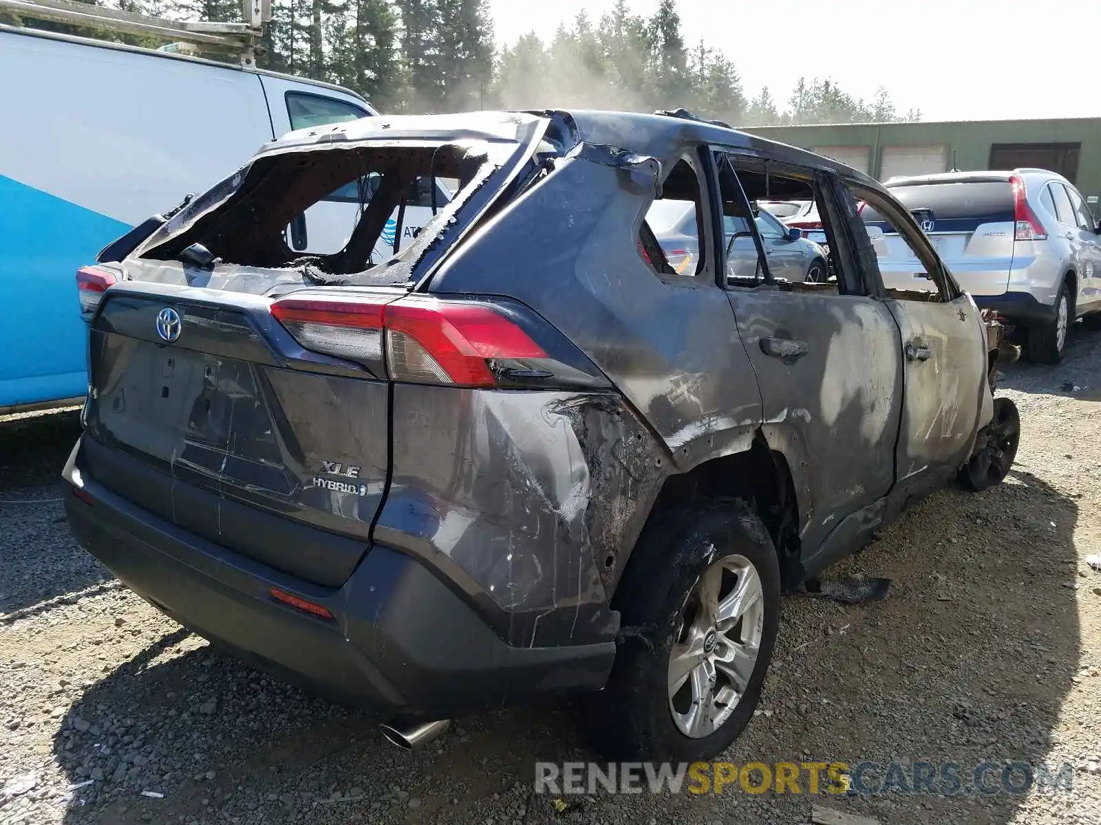 4 Photograph of a damaged car 2T3RWRFV6LW074410 TOYOTA RAV4 2020