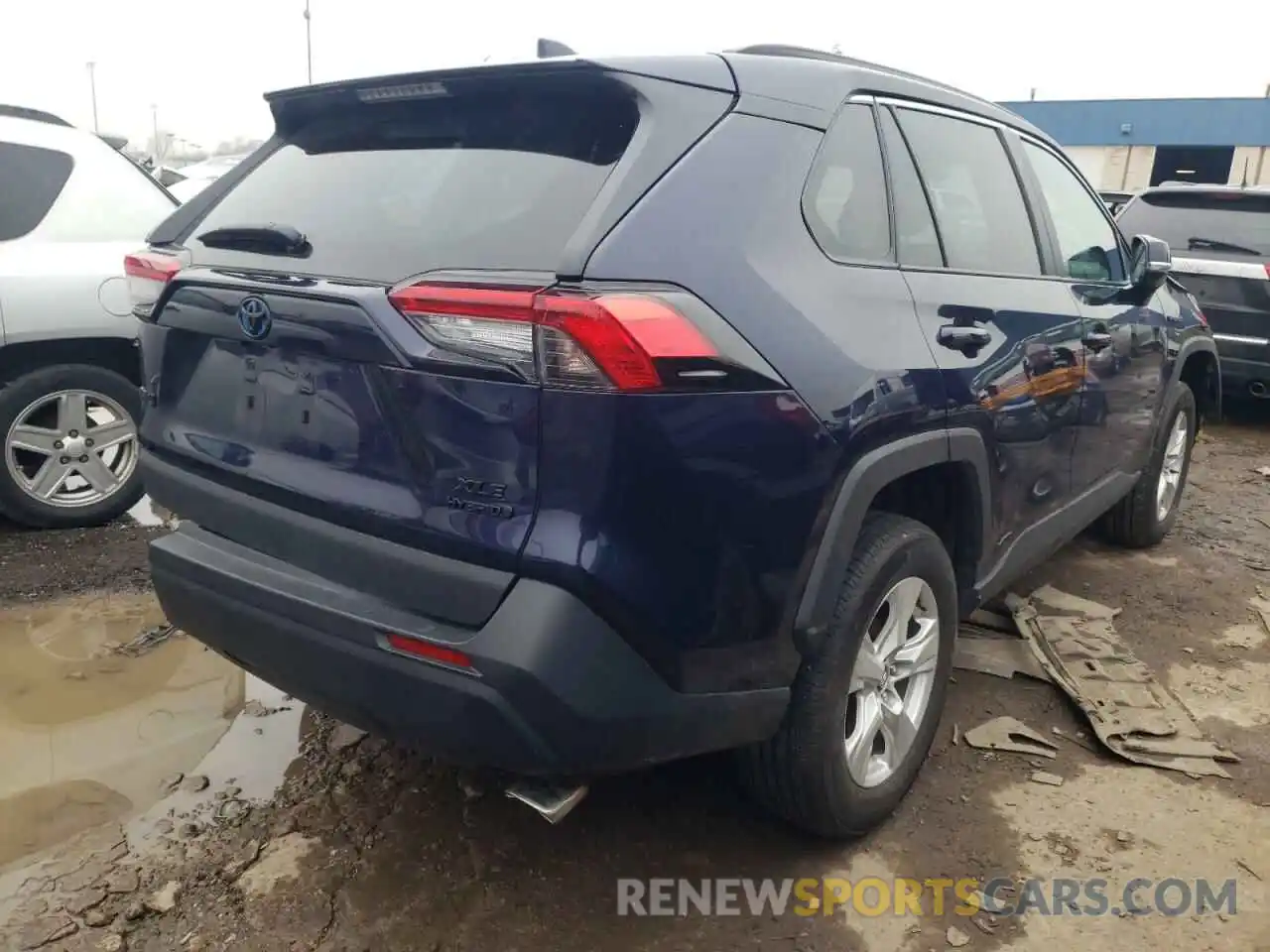 4 Photograph of a damaged car 2T3RWRFV6LW074908 TOYOTA RAV4 2020