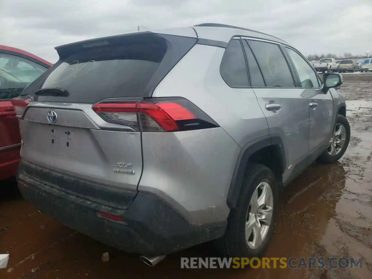 4 Photograph of a damaged car 2T3RWRFV6LW082023 TOYOTA RAV4 2020