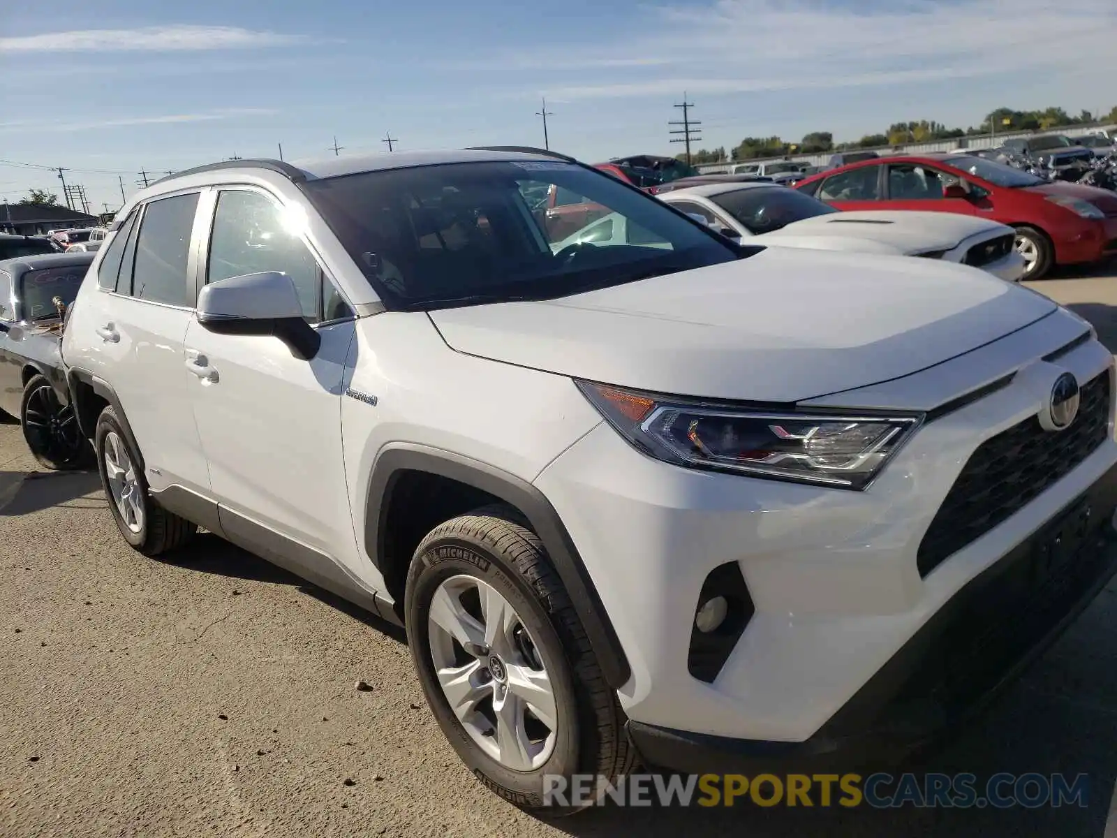 1 Photograph of a damaged car 2T3RWRFV6LW085455 TOYOTA RAV4 2020