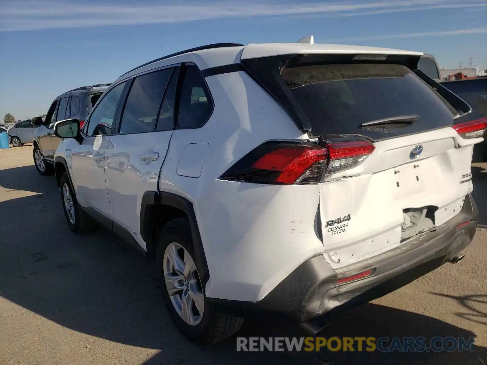 3 Photograph of a damaged car 2T3RWRFV6LW085455 TOYOTA RAV4 2020