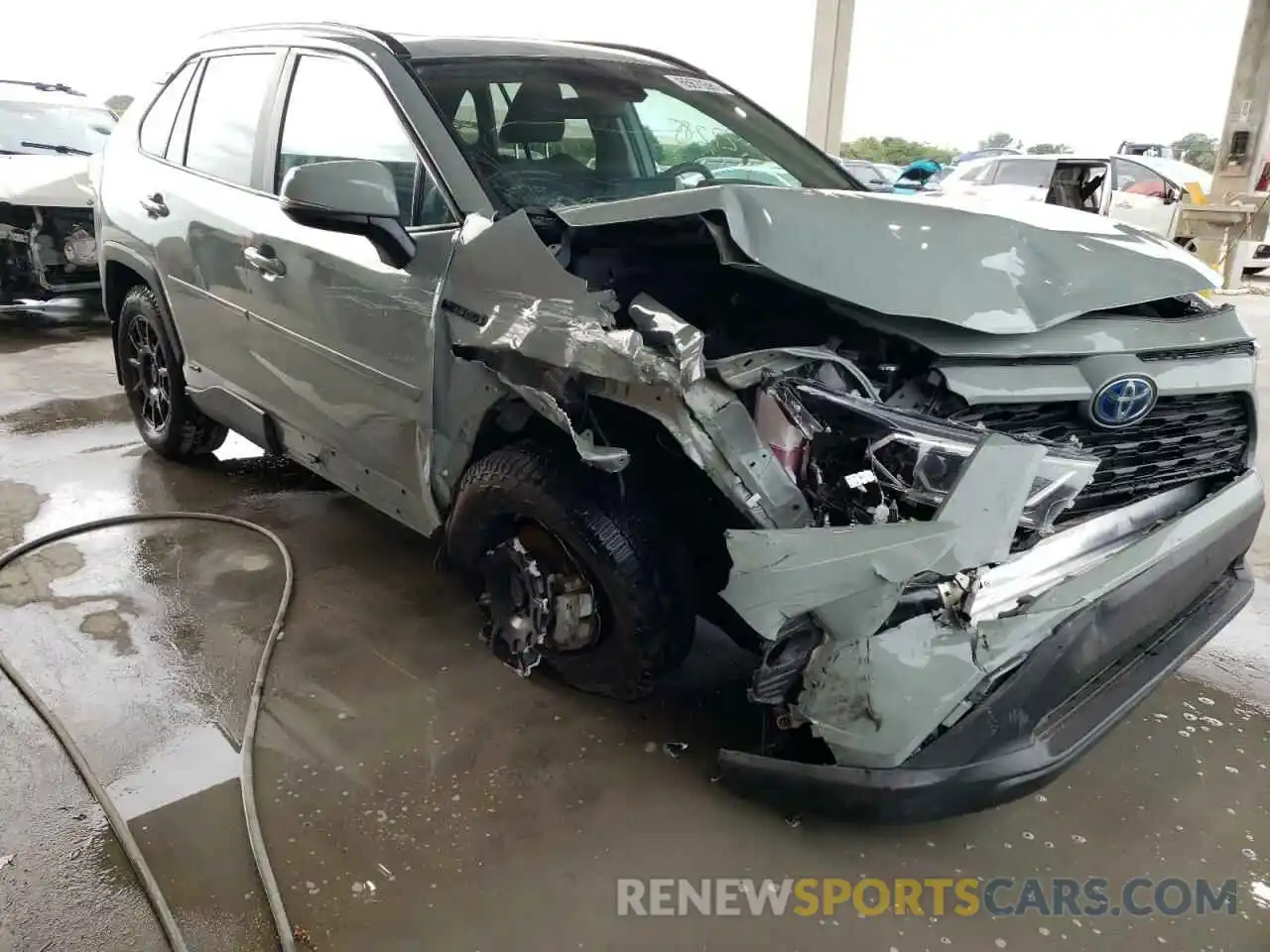 1 Photograph of a damaged car 2T3RWRFV6LW086850 TOYOTA RAV4 2020