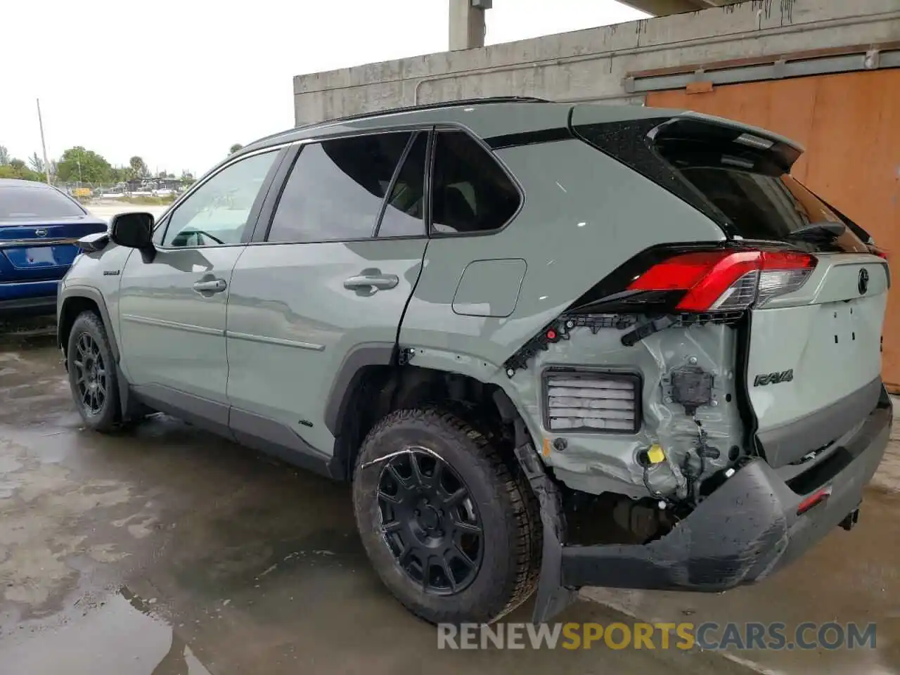 3 Photograph of a damaged car 2T3RWRFV6LW086850 TOYOTA RAV4 2020