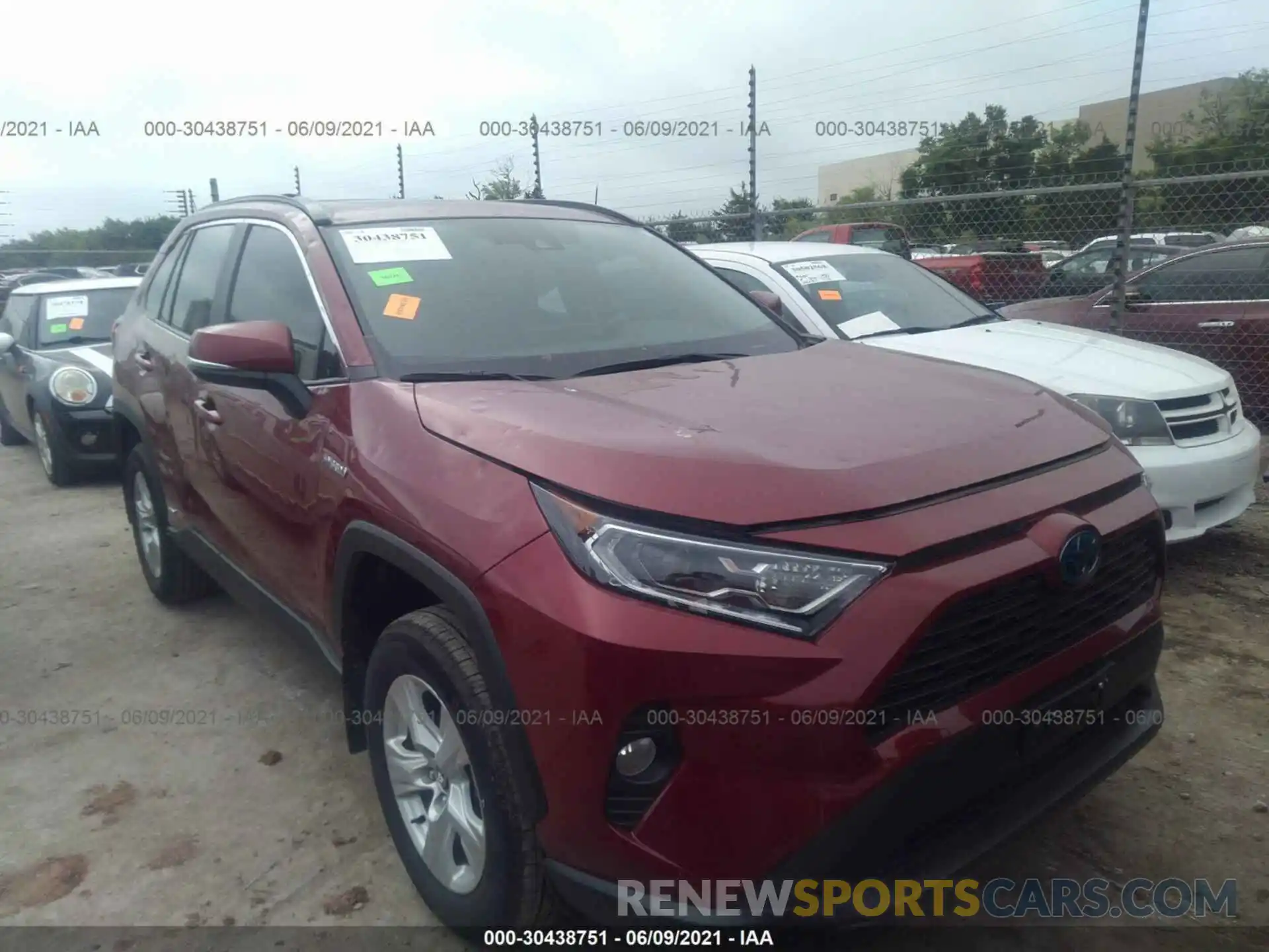 1 Фотография поврежденного автомобиля 2T3RWRFV6LW088016 TOYOTA RAV4 2020