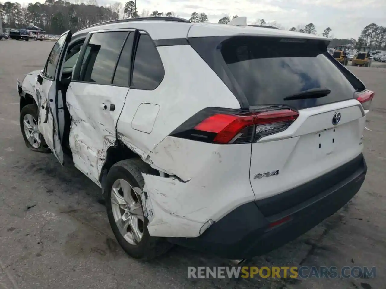 3 Photograph of a damaged car 2T3RWRFV6LW090607 TOYOTA RAV4 2020